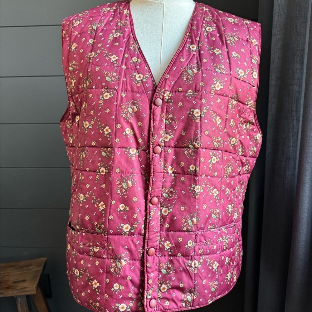 Floral Maroon Quilted V-neck Snap Front Vest Size XL Cabincore Cottagecore